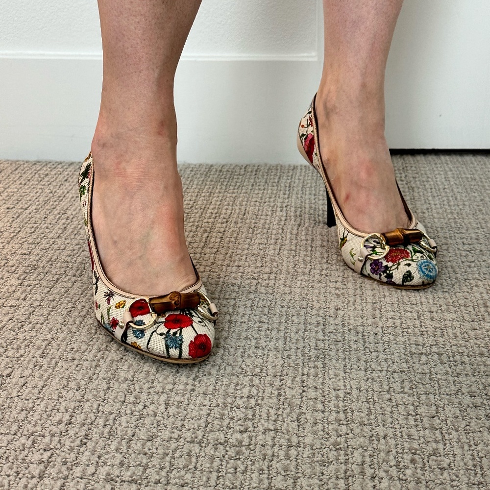 Gucci Pumps with Embroidery